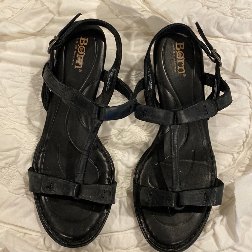 Born black sandals